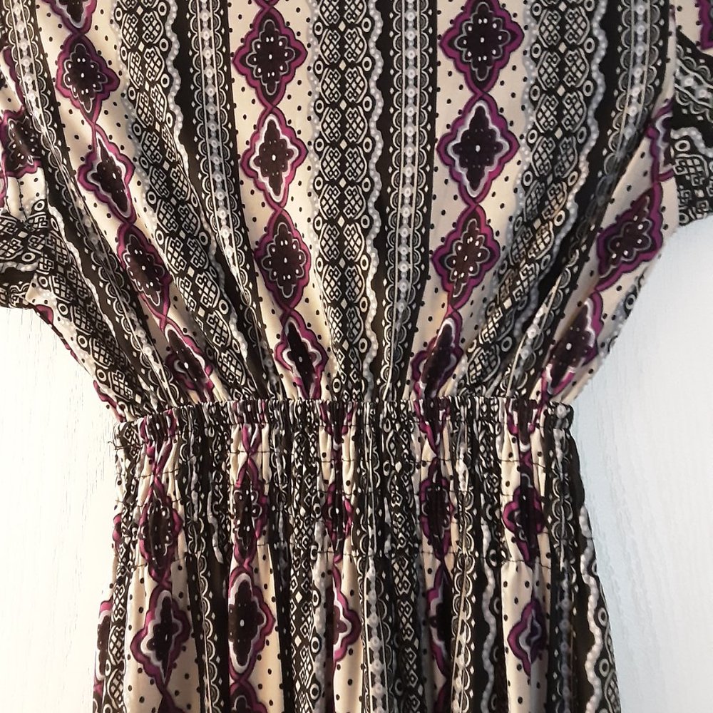 Chic Pattern Dress - Picture 3 of 3